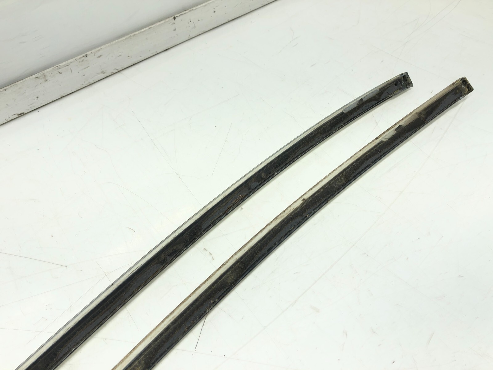 2014-2020 MASERATI GHIBLI SQ4 ROOF LEFT & RIGHT SIDE DRIP MOLDING TRIM OEM.