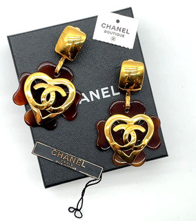 Auth Chanel Spring (95P) Tortoiseshell & GD Clover Clip On Earring WBox SK050204