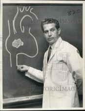 1968 Press Photo Dr. Charles W. Pearce, Tulane University School of Medicine