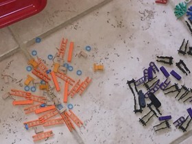 Lot K'nex  -Pre-made Car & Knex Creatures Value Tub 400 pcs. Item 12077