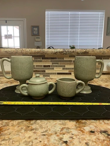VINTAGE THAI CELADON ART POTTERY GREEN CRACKLE GLAZE Mugs Cups Creamer Sugar Set