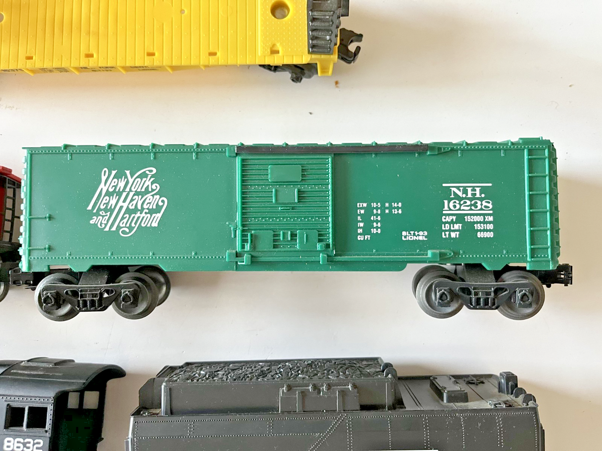 O ゲージ　PENNSYLVANIA FLYER 8632 Lionel O-scale 4-4-2 Steam Locomotive 8632 & Pennsylvania Square