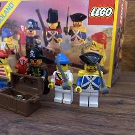 LEGO Pirates 6251 Minifigures 100% Complete Good Shape Box Clean