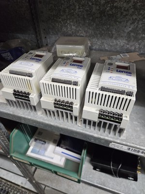 Lenze Inverter Type ESMD152L4TXA