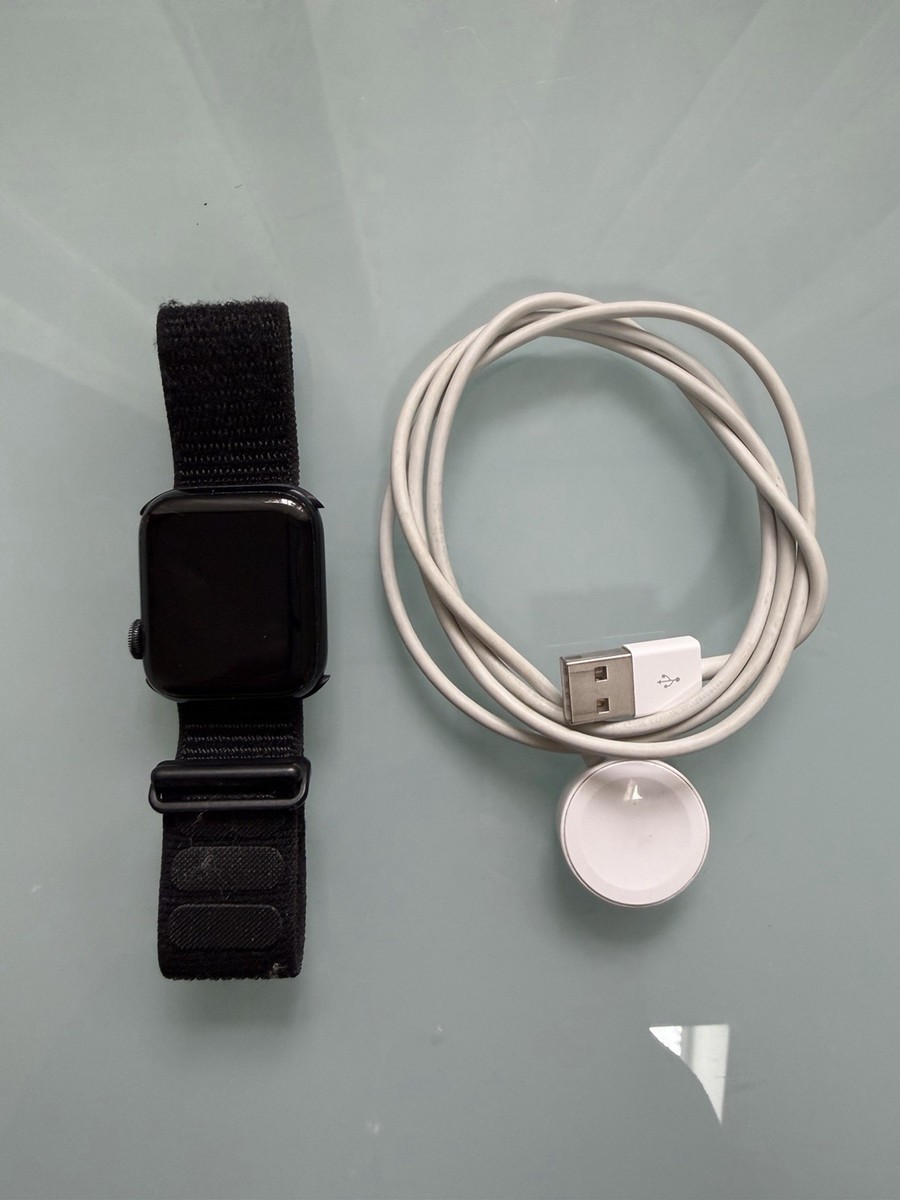 Apple Watch Series 3 38mm Space Gray Aluminium Case with Gray
