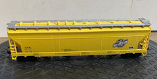 Ho Scale 4 Bay Covered Hopper Chicago and North Western CNW 180000