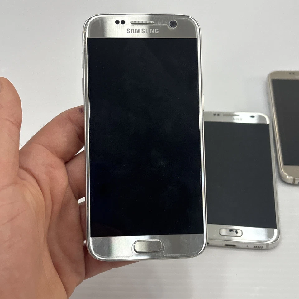 2X SAMSUNG GALAXY S7 + 1X SAMSUNG GALAXY S6 NO POWER PARTS ONLY - image 3 of 4