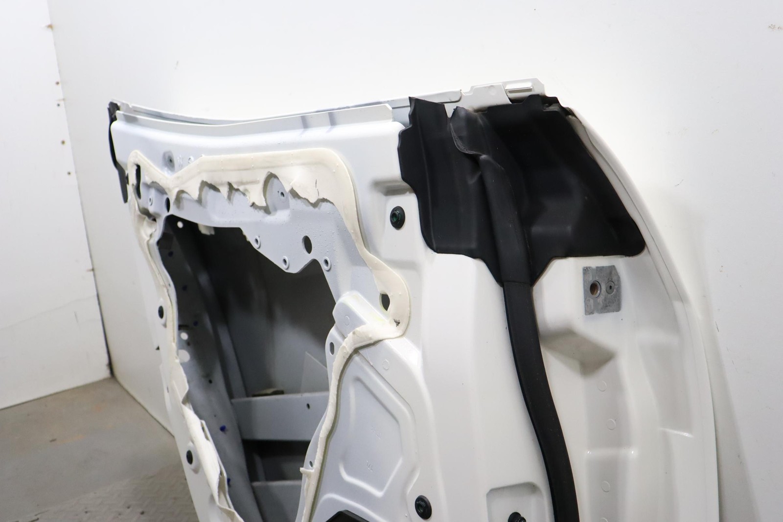 2014 - 2024 MASERATI GHIBLI REAR LEFT DRIVER SIDE DOOR SHELL OEM WHITE_BIA