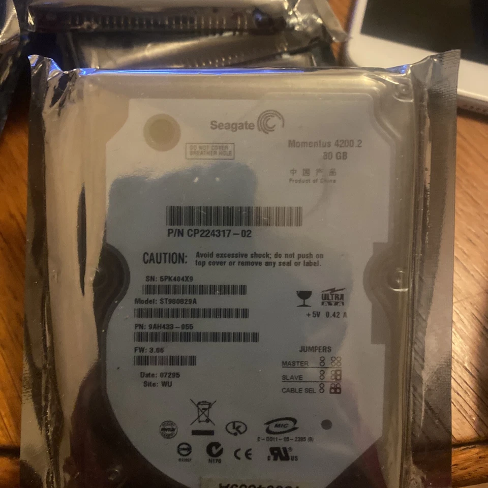 ST980829A - Seagate 80GB 4200 RPM Ide 2.5 " HDD - Photo 2/3