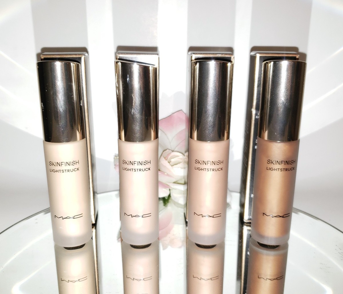 MAC Skinfinish Lightstruck Liquid Highlighter Illuminator 15ml 0.5