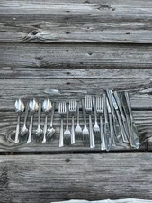 INS72 International Wm Rogers Mfg Co Stainless USA IS Flatware 22pc Set