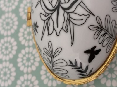 Regency Fine Porcelain Collectible Egg