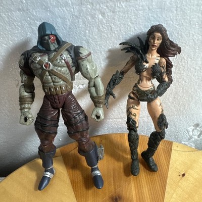 Lot 2 Comic book Figures:Youngblood 6.5 & Witchblade 6  Tote14
