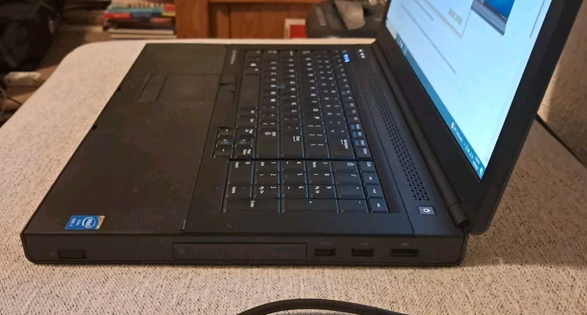 Dell Precision M6800 17.3 Dell Precision M6800 17.3