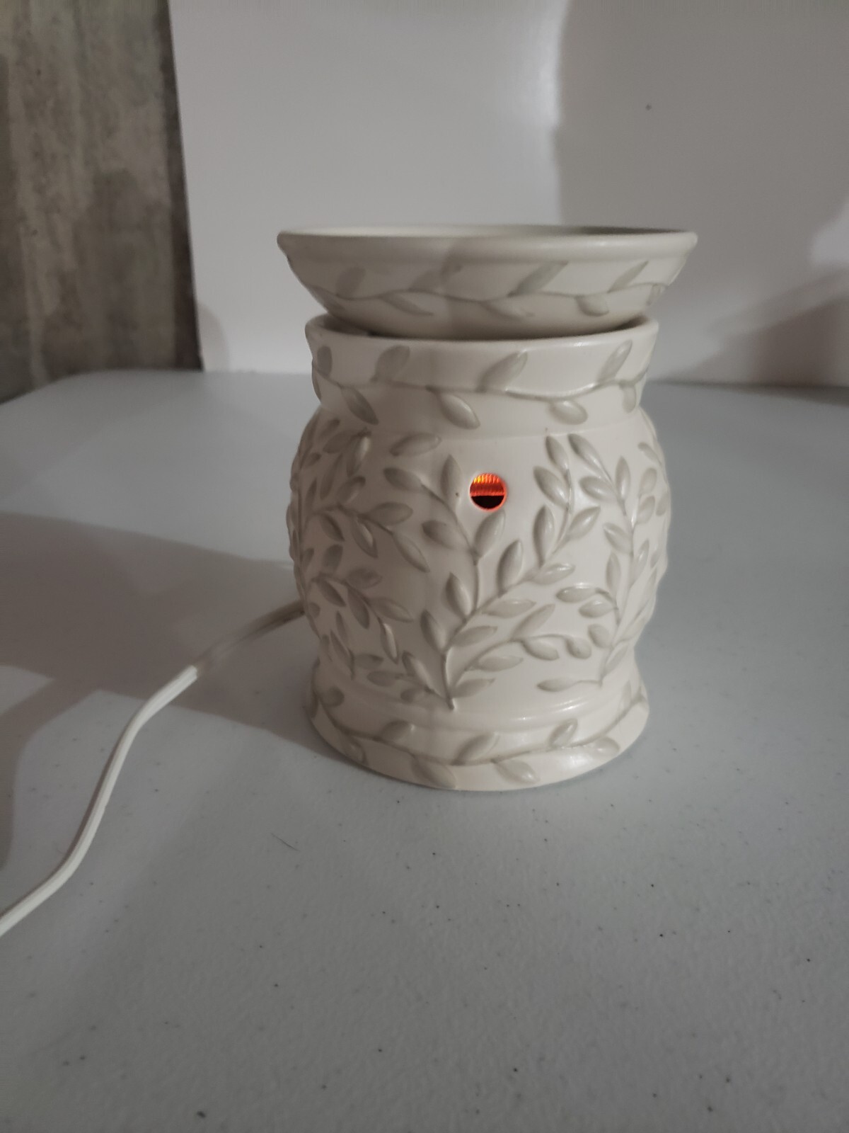 Yankee Candle White Ceramic Electric Room Fragrancer model 1900040 eBay