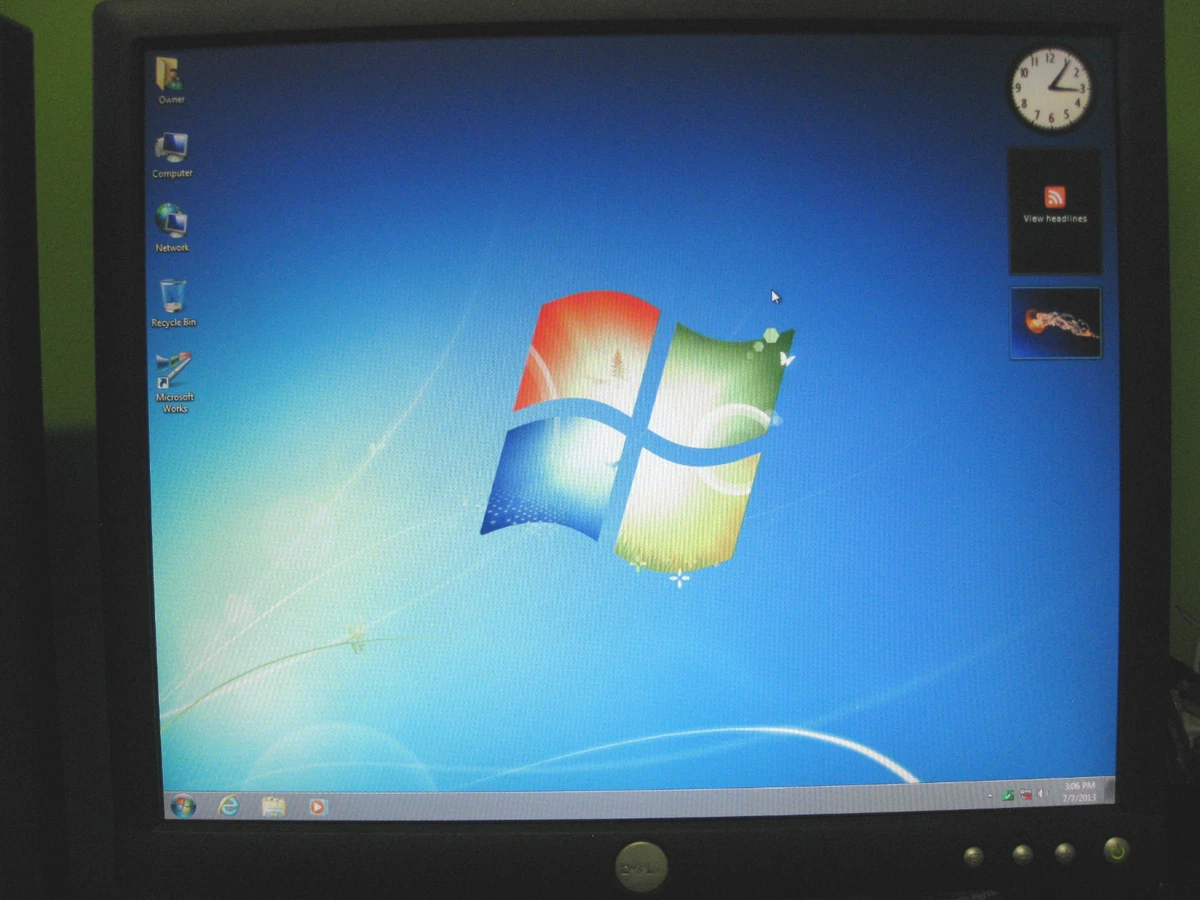 AMD Athlon 2500 Computer System Mouse Keyboard Speakers WINDOWS 7