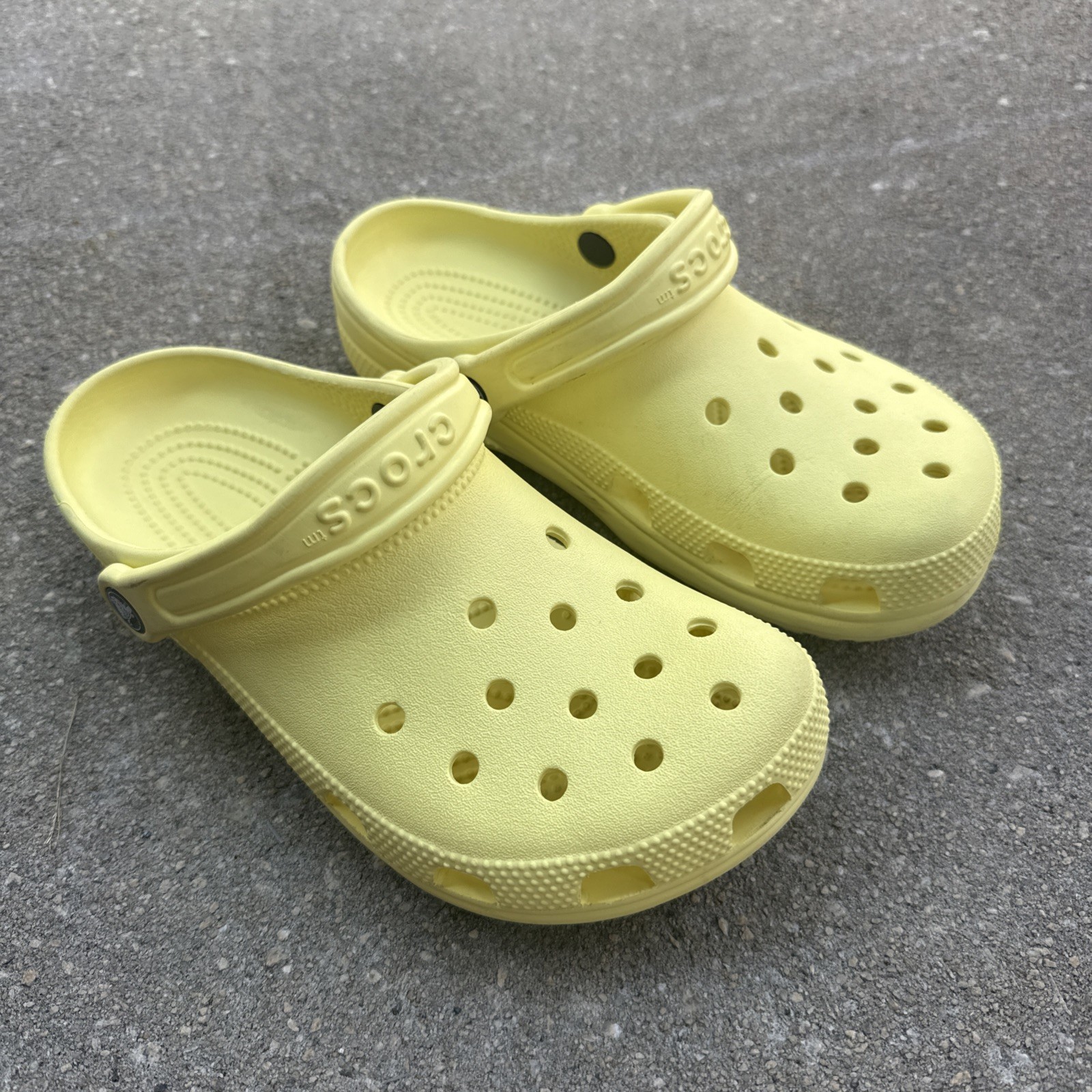 Crocs Classic Clogs Shoes Men's Size 6 Women's 8 Yellow Slip On Sandals Comfort