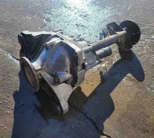 1992-1997 Chevrolet Suburban 1500 Front Axle Differential Carrier 3.73 Ratio - Image 3 of 3