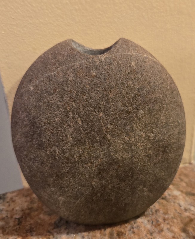 LEE SPILLER CARVED ROCK VASE NEW HAMPSHIRE MAINE ARTIST SIGNED 4" SIGNED