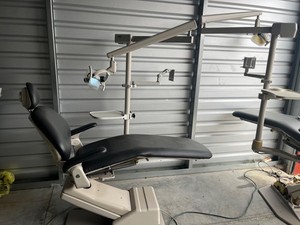 Adec 1021 dental chair with light, tray and monitor mount