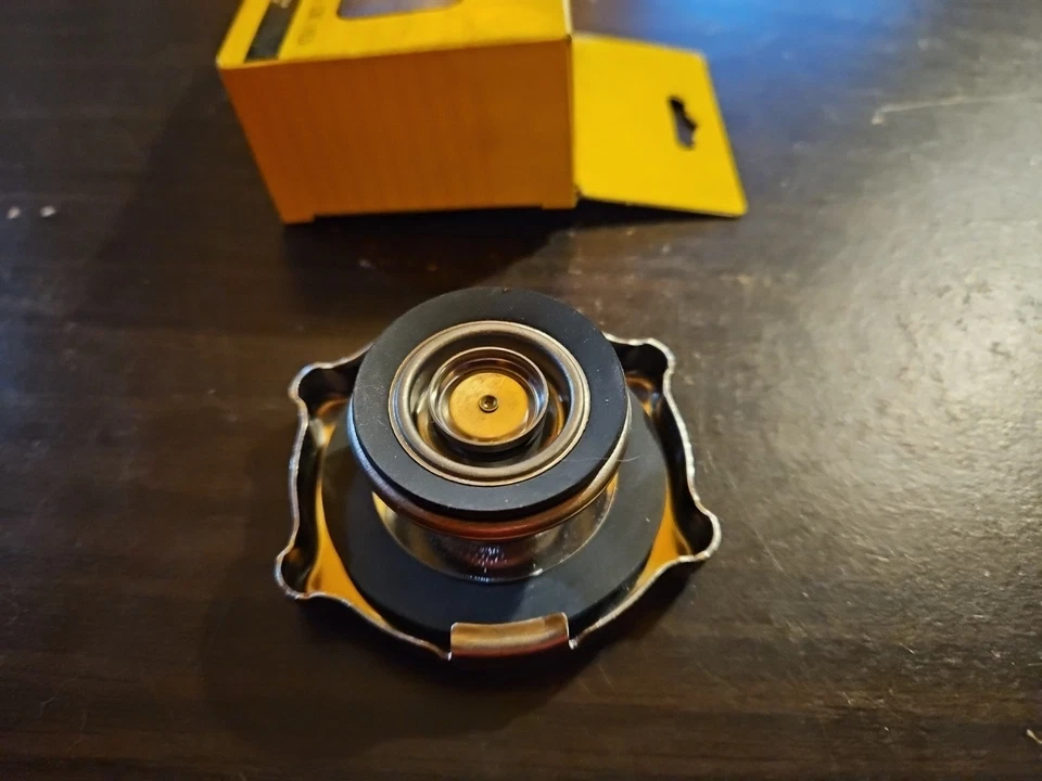 Tampa do radiador NORS Prestone RR-30 - Imagem 4 de 4