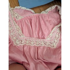 Vanity Fair Nightgown Womens Medium Pink Excellent Vintage Lace Trim Antron III