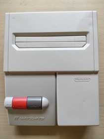 Nintendo New Famicom Console AV Complete set very good condition TESTED NES