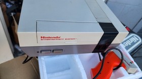 Nintendo Entertainment System Action Set (Console, Gun, Poster & Box Only)