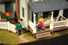 Country Farm House HO 1:87 Scale Built & Painted Building Structure w/Figures — photo 10