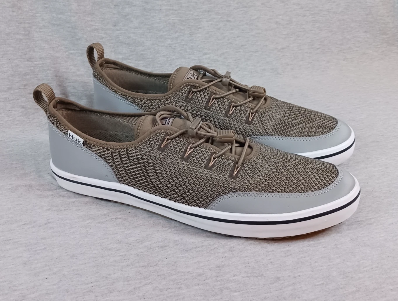 Huk Mania Performance Fishing Water Shoes Men's Size 12 Gray /Khaki