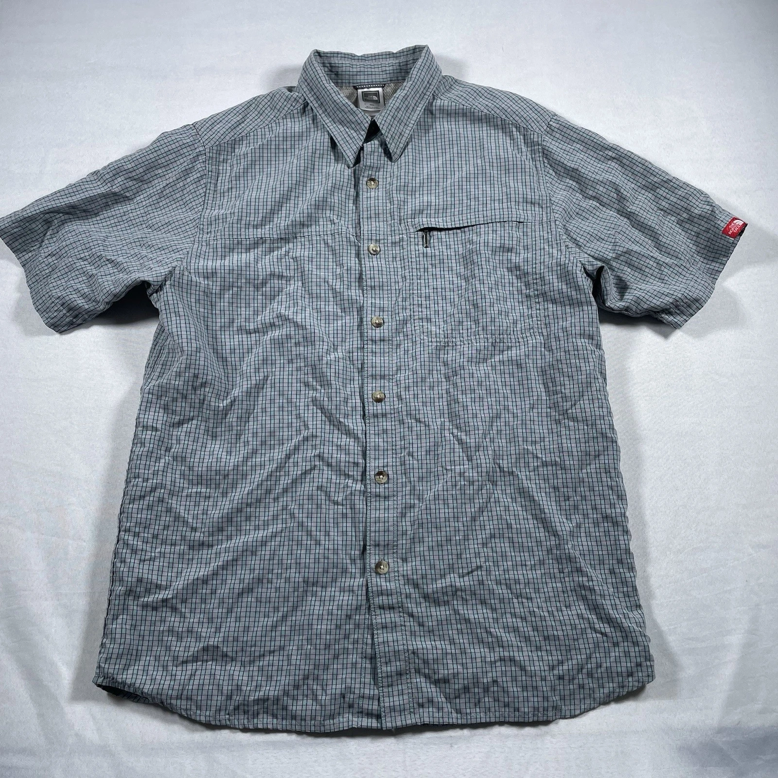 The North Face short sleeve performance shirt zipper pocket Medium hiking