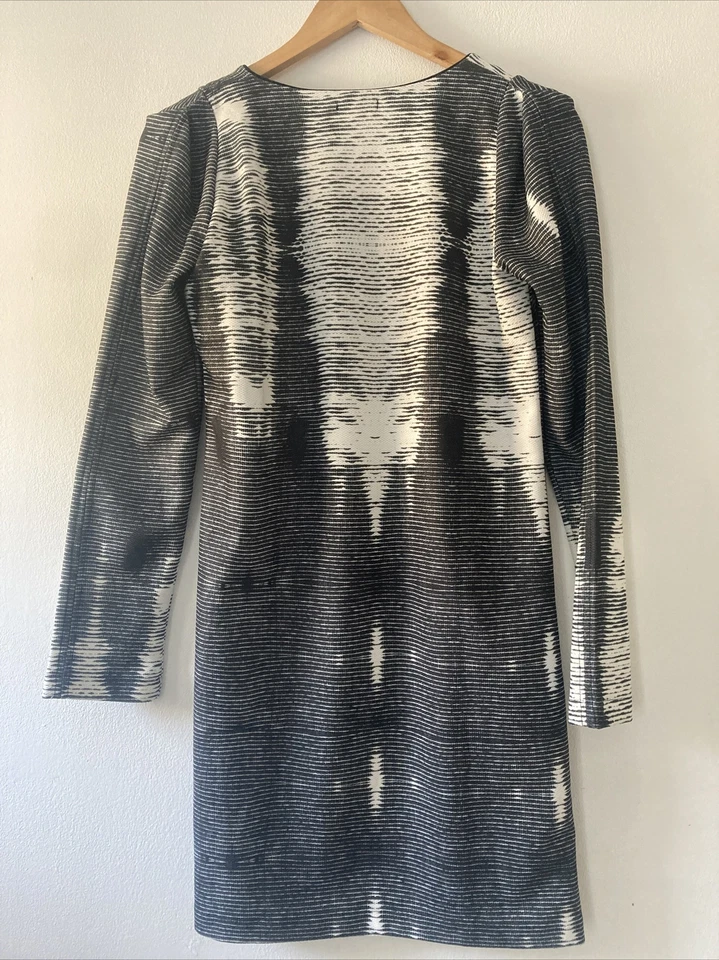 CUSTO  Barcelona Designer Minikleid mit den coolen Muster und Reisverschluss Neu - Bild 3 von 4