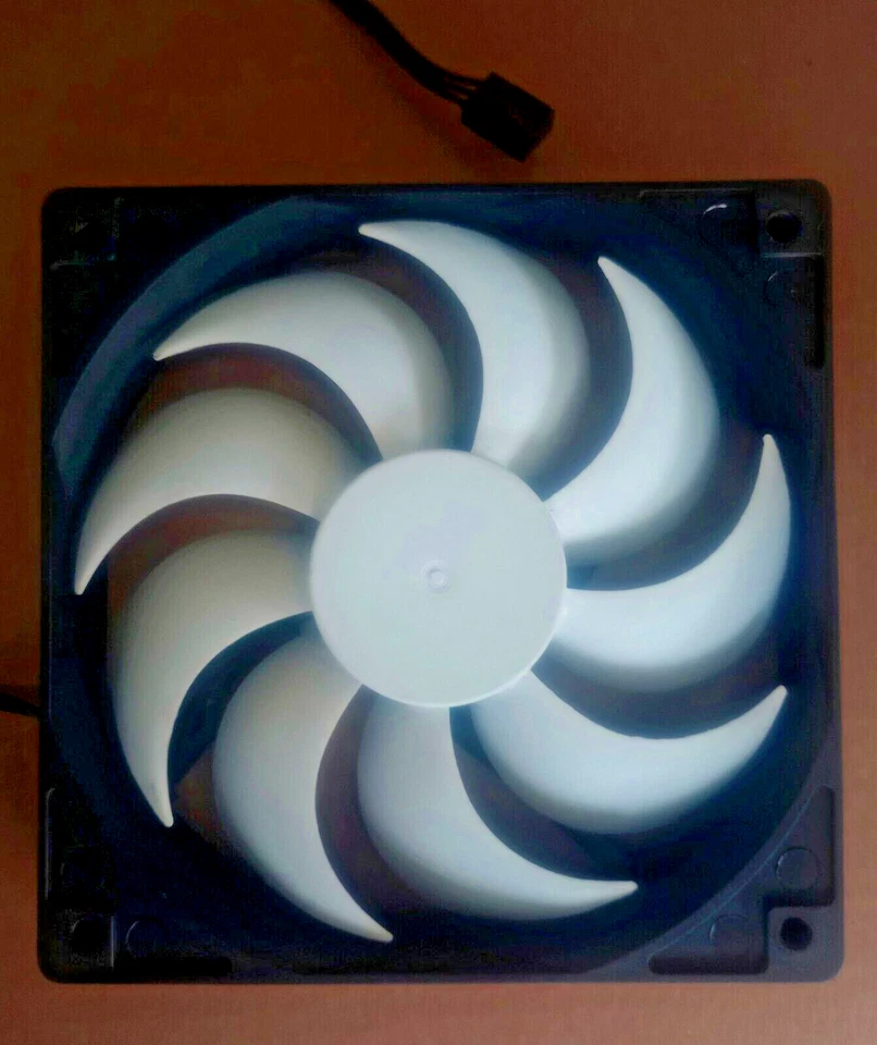 Fractal Design Silent Series LT DF1202512SELN 120mm 3 Pin PC Case Fan 12V 0.16A - Image 2 of 2