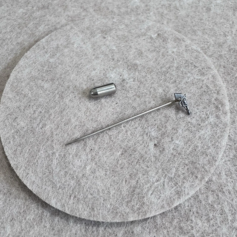 Vintage Mens .925 Sterling Silver Lapel Tie Stick Scarf Pin Tiny Gun Pistol - Image 4 of 4