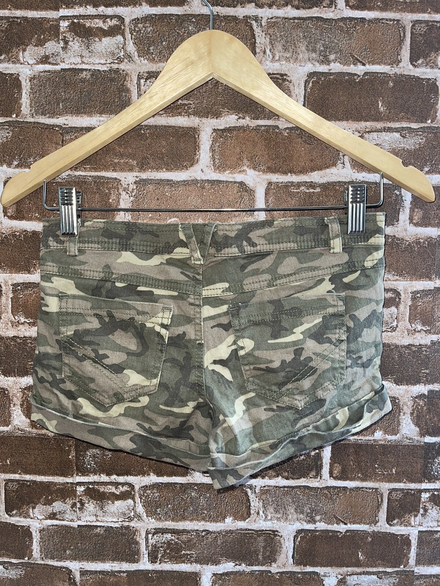 MILEY CYRUS MAX AZRIA WOMENS JUNIORS SIZE 1 CAMO SHORTS