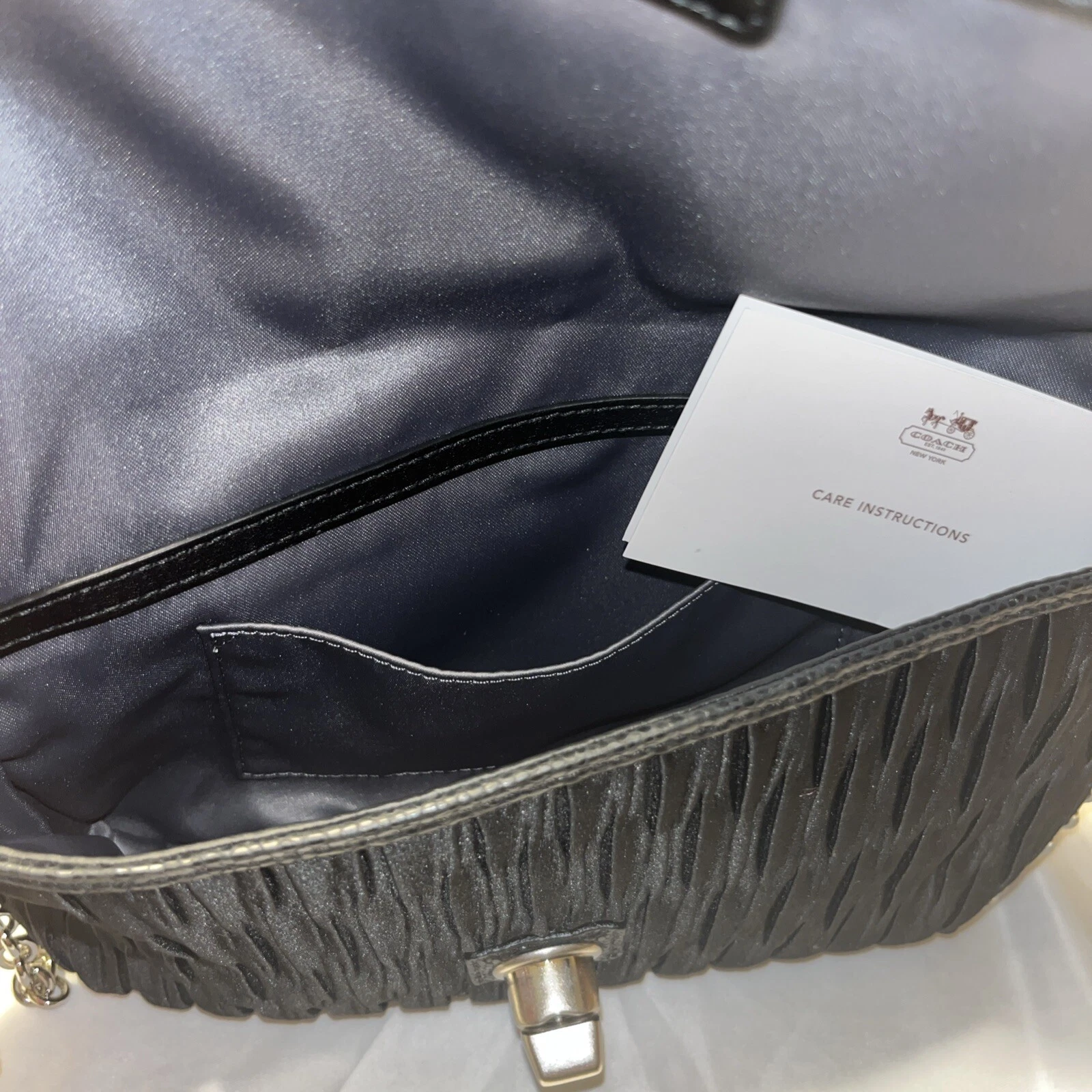 Coach Madison tracolla frizione in raso plissettato 48493 SV Gunmetal cinturino 45"