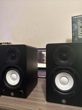 Yamaha HS3 3.5-Inch Compact Powered Studio Monitor Speakers, PAIR, Black