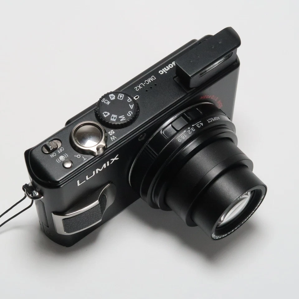 Panasonic Lumix DMC-LX2 Digital Camera Black, SD Card Boxed - Refurbished - Immagine 3 di 4