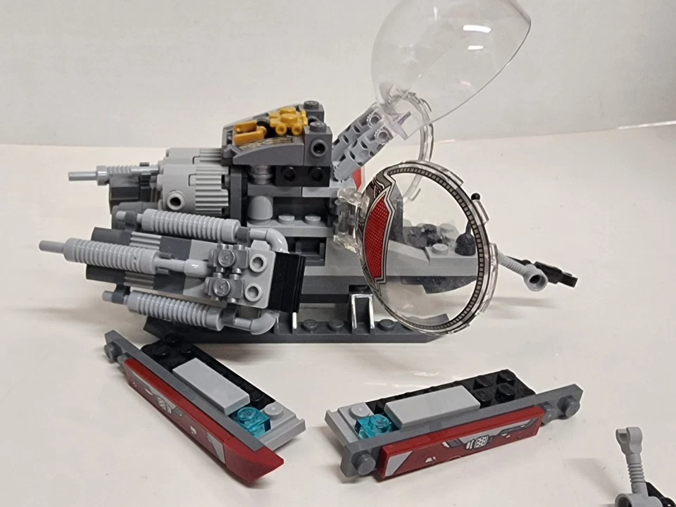 Incomplete LEGO Marvel: Quantum Realm Explorers (76109) With Minifigs - Image 4 of 4