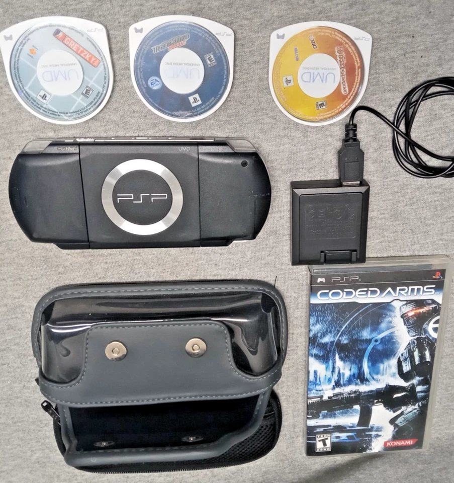 Sony  PSP-1001 PlayStation Portable - Black With 4 Games+ Charger Tested - Image 2 of 4