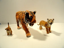 Safari Ltd Tiger with Cubs