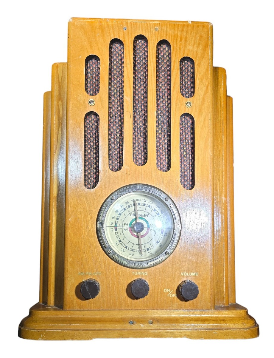 Works Crosley Replica 1941 Empire AM/FM Radio w/Cassette Works Crosley Replica 1941 Empire AM/FM Radio w/Cassette