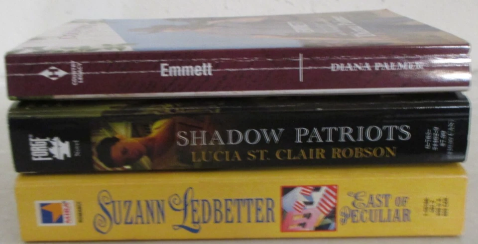 Nora Roberts / Danielle Steel / Romance Mass Market Paperbacks Lot of 44 - Image 3 of 4