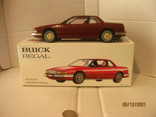 1988 Buick Regal 2 door 1/25 scale , Promo Model in Red w/ith Original BOX !! - Picture 2 of 10