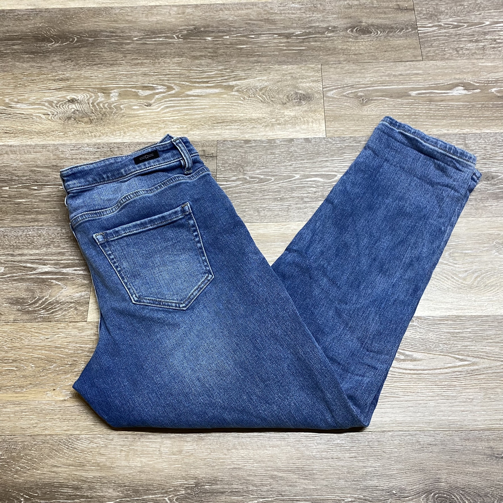 送料無料（沖縄配送） Ameri CENTER CUT OFF STRAIGHT DENIM