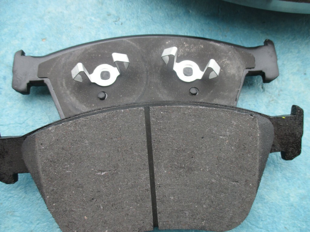 Bentley Continental Gt Gtc Flying Spur front brake pads 2 rotors