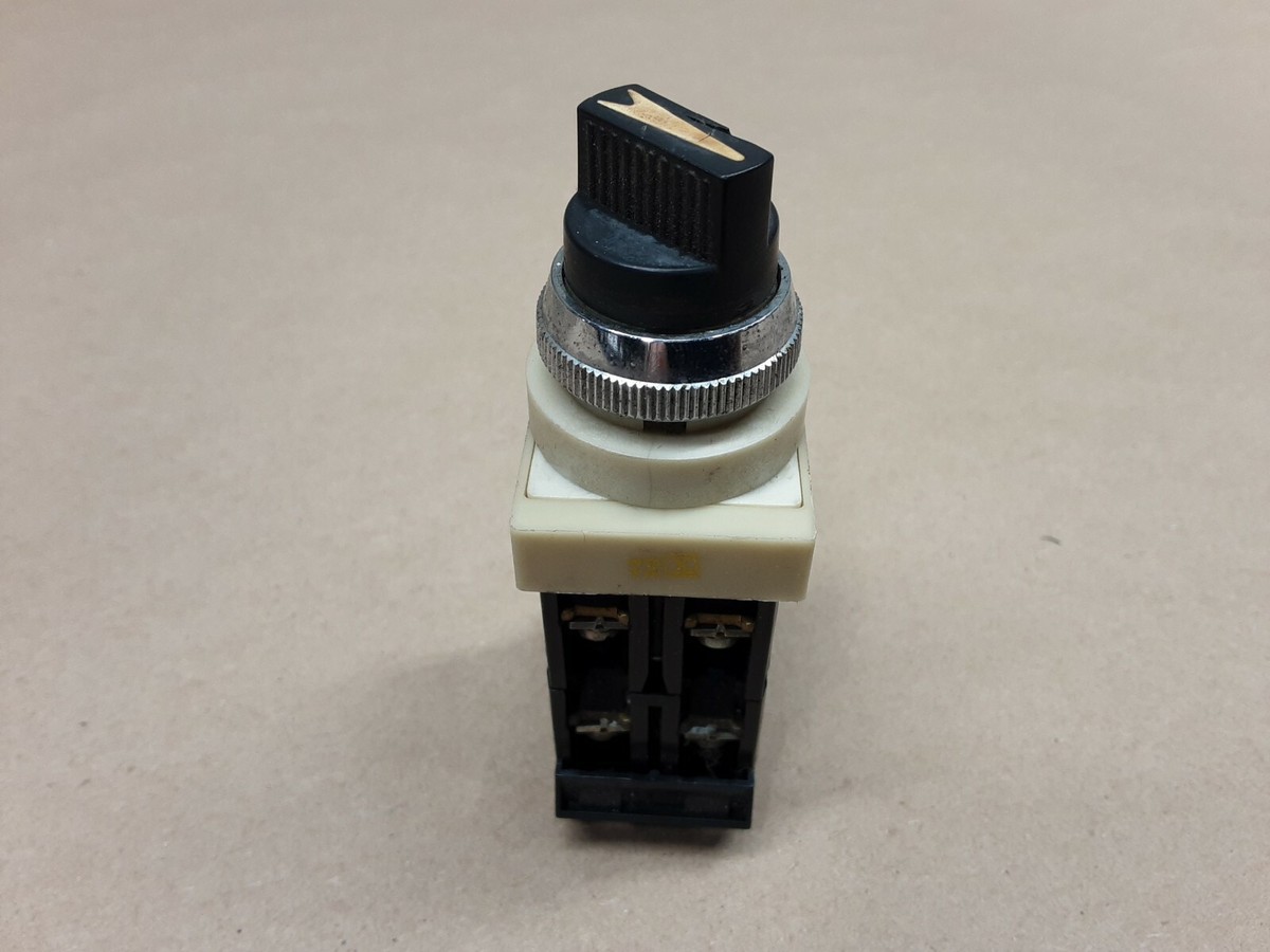 Fuji Electric AH25-P2 Selector Switch #1003J32 | eBay