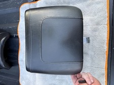 Harley-davidsons V-rod Muscle Rear Passenger Seat Black Leather Harley-davidsons V-rod Muscle Rear Passenger Seat Black Leather