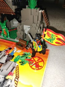 LEGO Castle: Dark Dragon's Den (6076) With Instruction Manual.