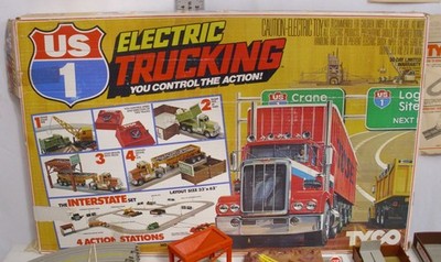 TYCO US 1 ELECTRIC TRUCKING SLOT CAR SET 1980s HO BOXED WITH CARS